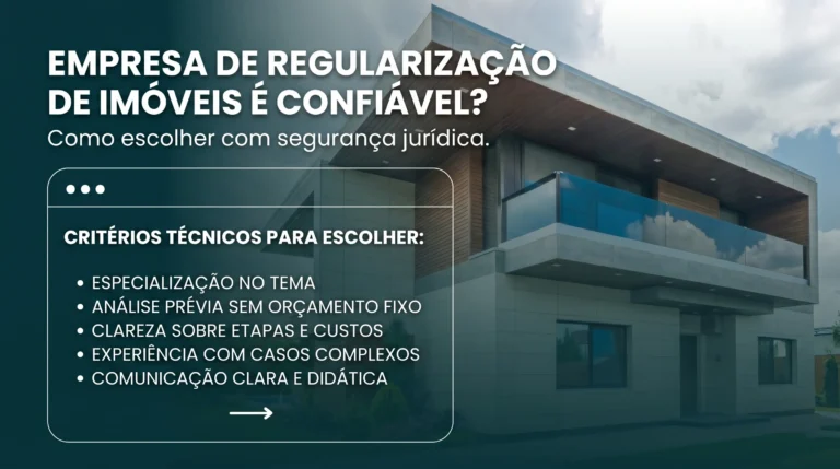Empresa de regularização de imóveis analisando documentos para segurança jurídica